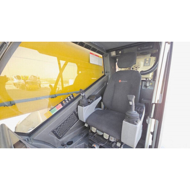 2017 GROVE GMK4100L-1-44149086