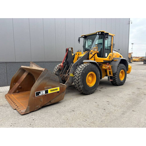 2017 فولفو L90H-44150082