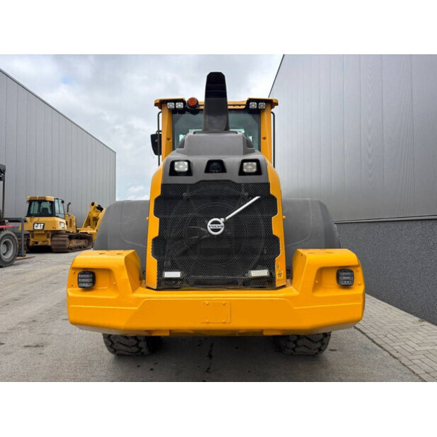 2017 فولفو L90H-44150085