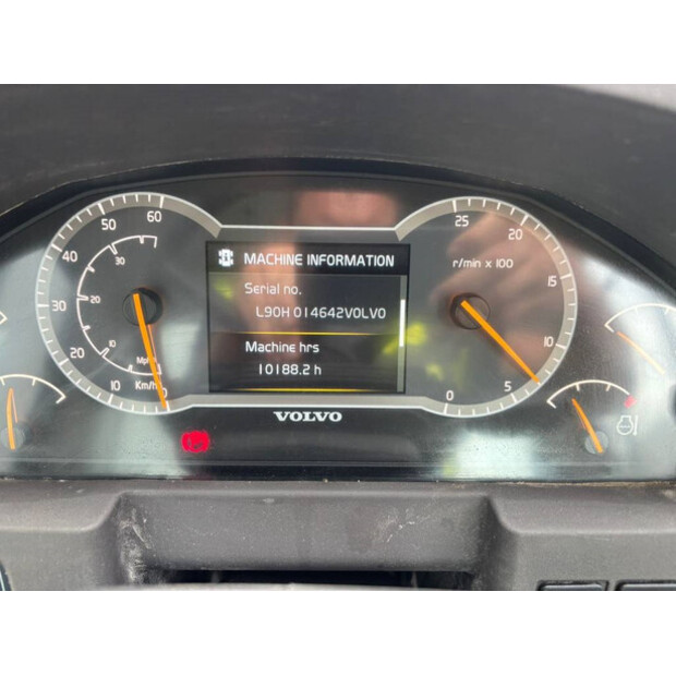 2017 فولفو L90H-44150088