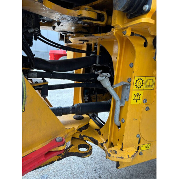 2017 فولفو L90H-44150097