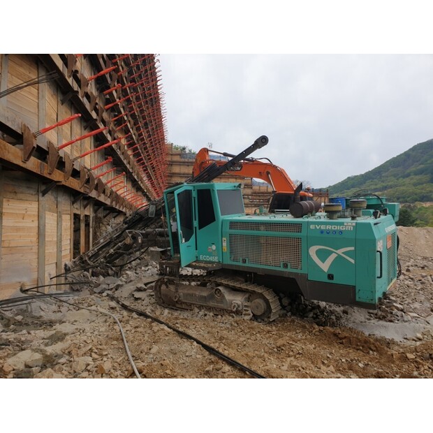 2013 إيفرديم ECD45-44150627