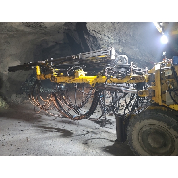 2003 اطلس كوبكو BOOMER 282-44150873