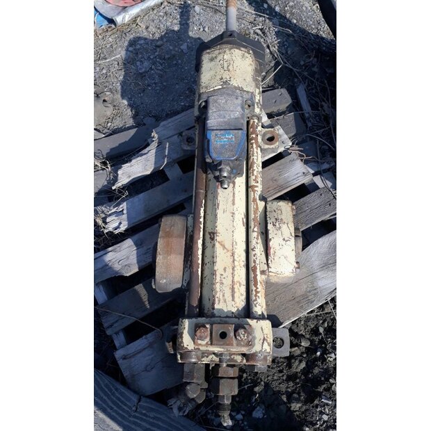 قطع الغيار مستعملة-44151120