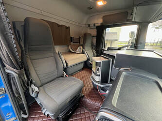 2012-scania-r560-1389873-44151367