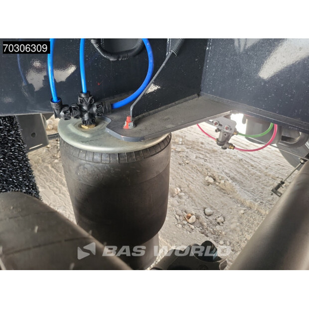 2025 Kässbohrer LB3E-44151838