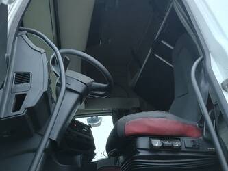 2013-volvo-fh-540-1392537-44152775