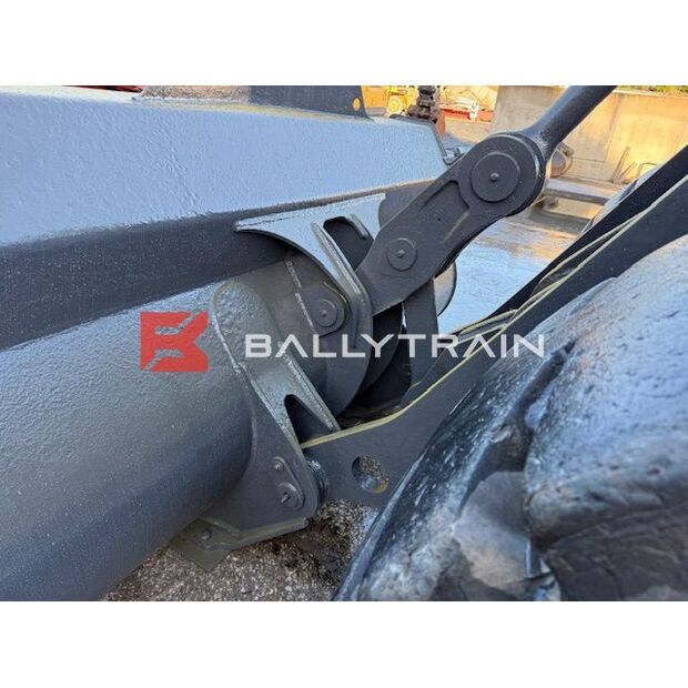 2019 فولفو L180H-44158718