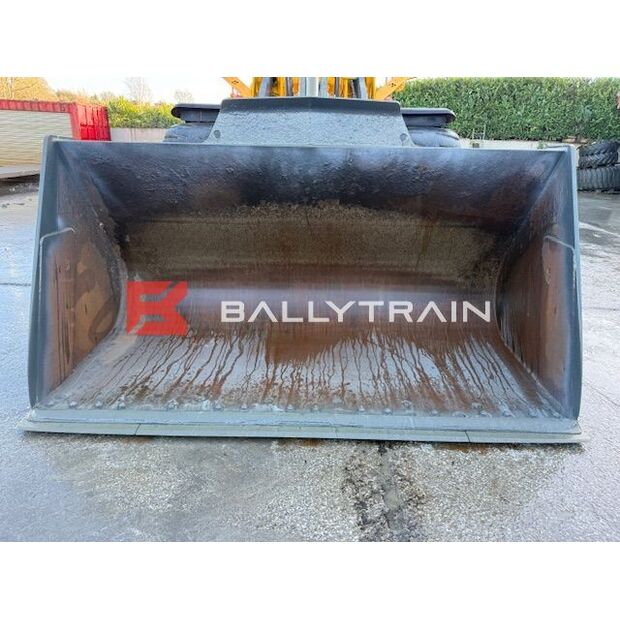 2019 فولفو L180H-44158722