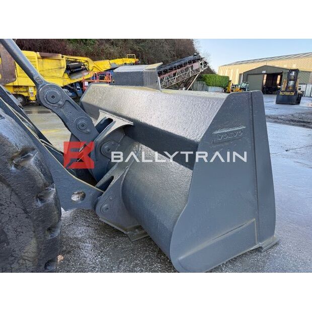 2019 فولفو L180H-44158726