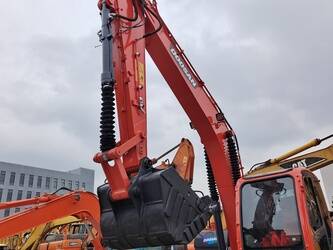 صورة ل حفارات مجنزرة 2023 دووسان DH150LC-7