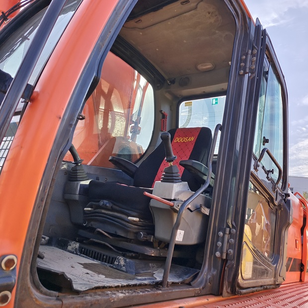 2023 Doosan DX500-44168280