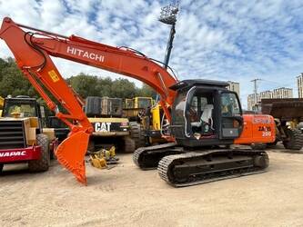 صورة ل حفارات 2023 هيتاشى EX200-3