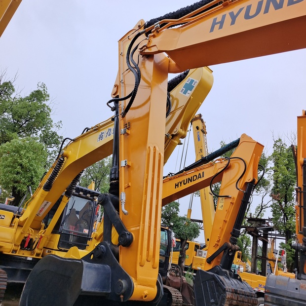 2023 هيونداي DH220LC-9-44168424