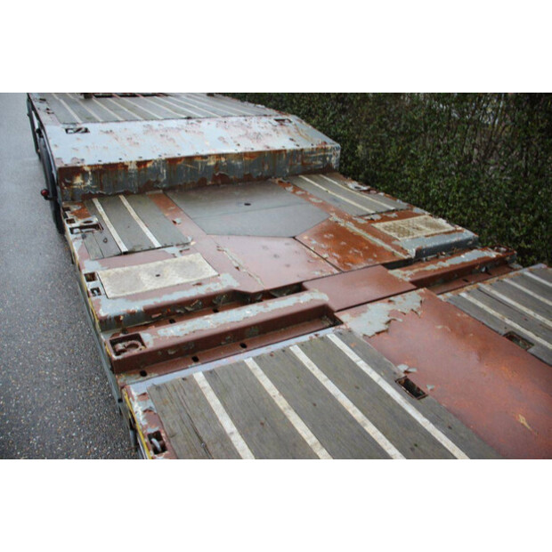 2008 موسبرجر OTHERS-44168796