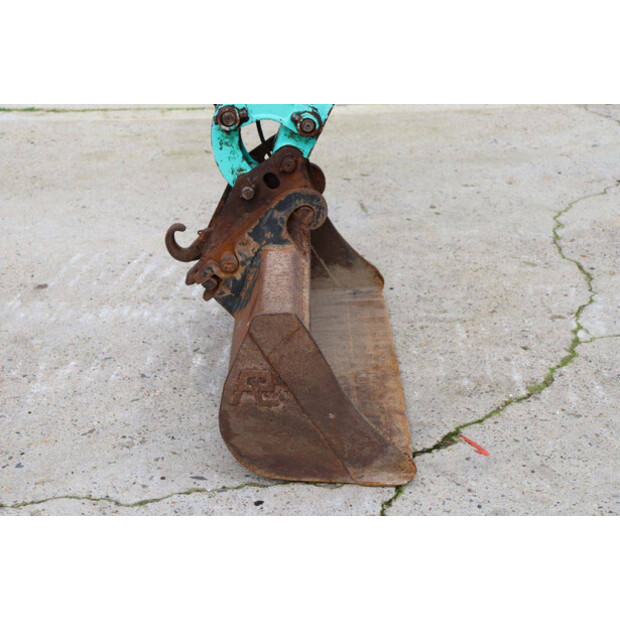 2011 اي اتش اي 19UXT-44169065