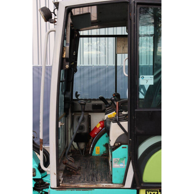 2011 اي اتش اي 19UXT-44169089