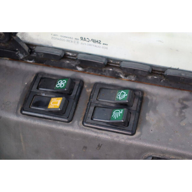 2011 اي اتش اي 19UXT-44169094