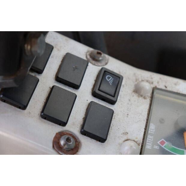 2011 اي اتش اي 19UXT-44169098