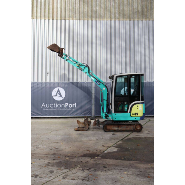 2011 اي اتش اي 19UXT-44169110