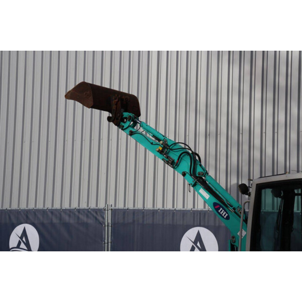 2011 اي اتش اي 19UXT-44169114