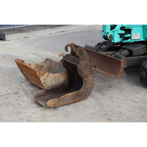 2011 اي اتش اي 19UXT-44169116