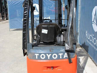 2016-toyota-8fbe15t-1391422-44170146