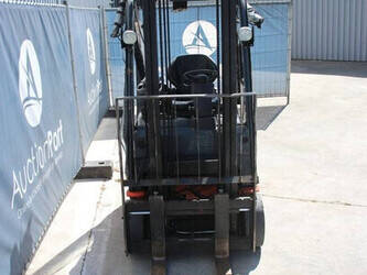 2016-toyota-8fbe15t-1391422-44170151