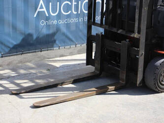 2016-toyota-8fbe15t-1391422-44170155