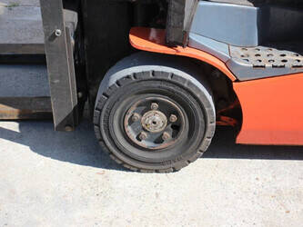 2016-toyota-8fbe15t-1391422-44170166