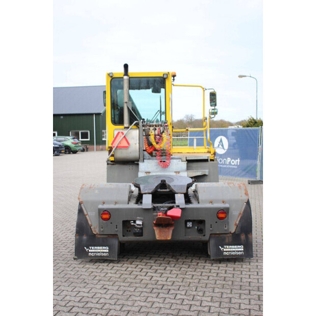 2011 Terberg YT182-44170565