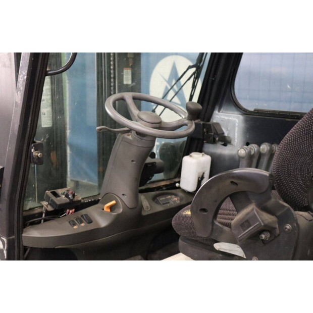 2015 Crown FC4525-2.0-44171730