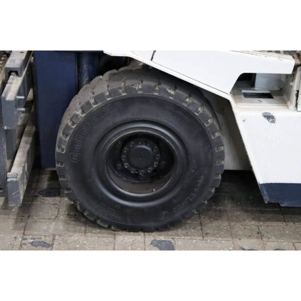 1994 كوماتسو FB25H-1E-44171882