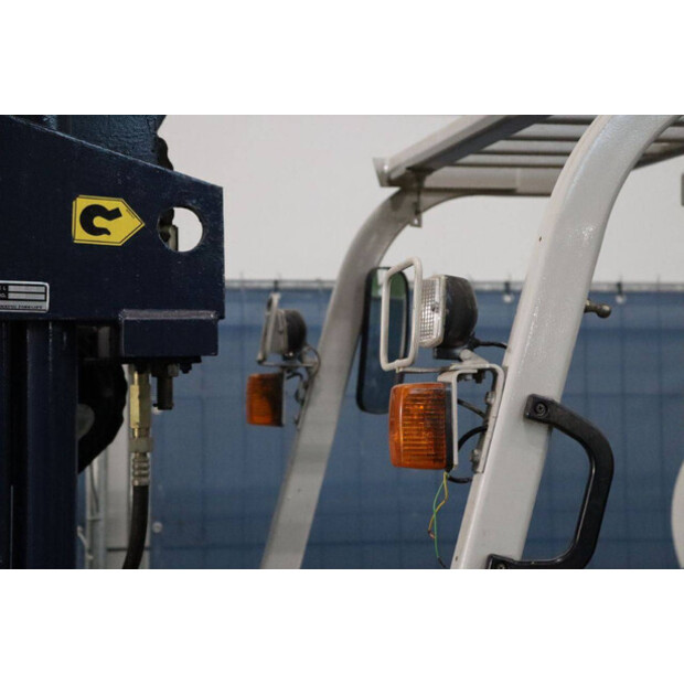 1994 كوماتسو FB25H-1E-44171892