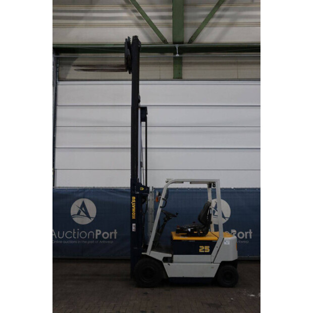 1994 كوماتسو FB25H-1E-44171907