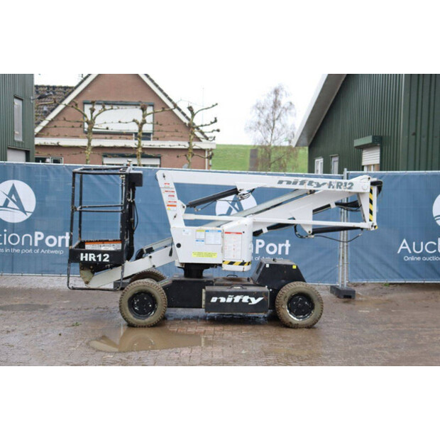 2011 NIFTY HR12 NDE-44172434