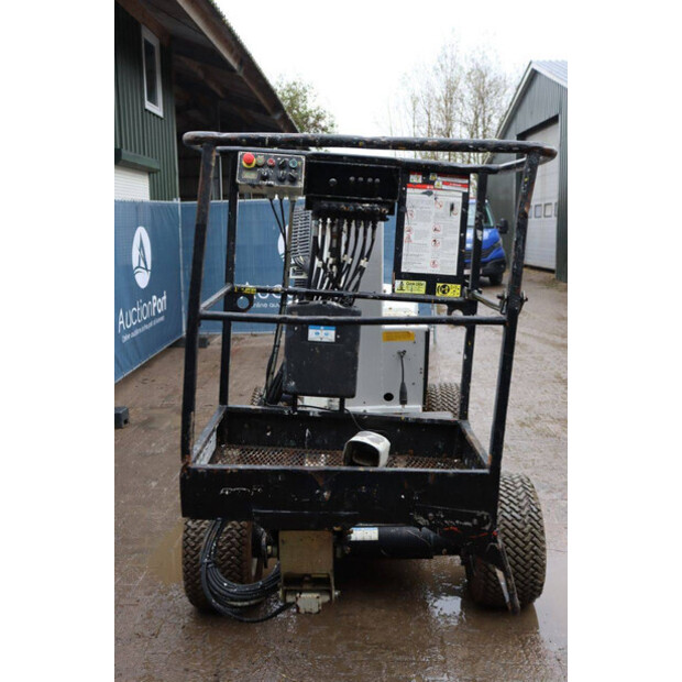 2011 NIFTY HR12 NDE-44172448