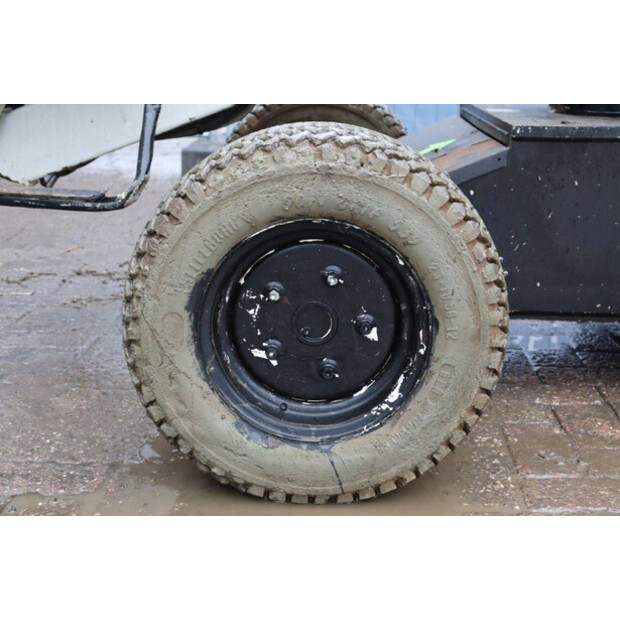 2011 NIFTY HR12 NDE-44172451