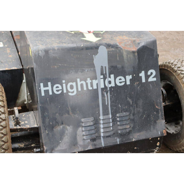 2011 NIFTY HR12 NDE-44172457