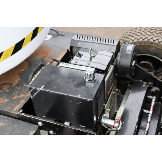 2011 NIFTY HR12 NDE-44172460