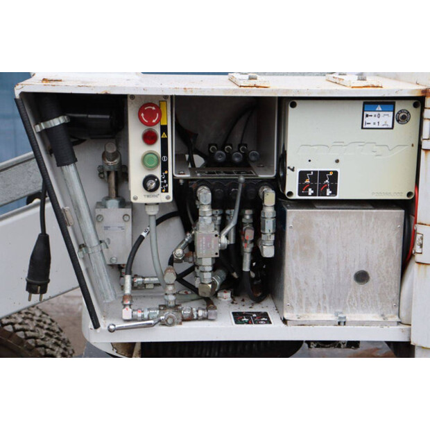 2011 NIFTY HR12 NDE-44172466