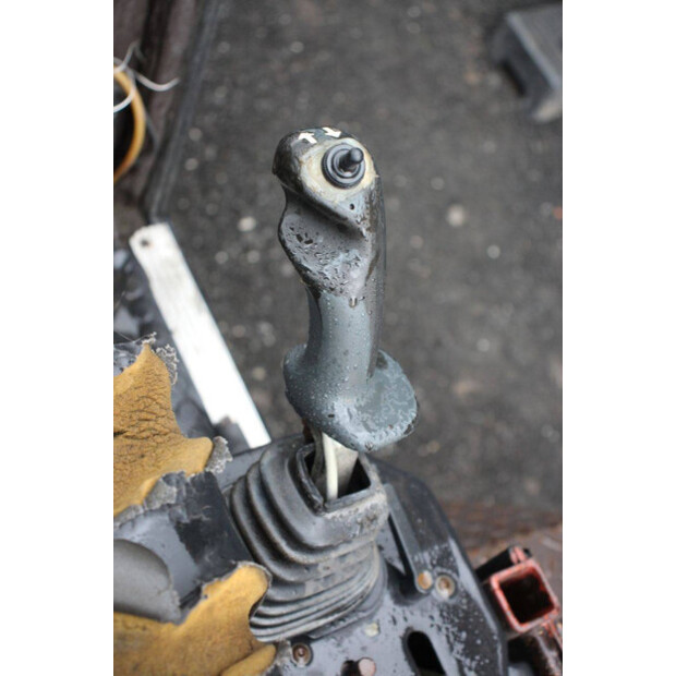 1998 اطلس 52E-44172598