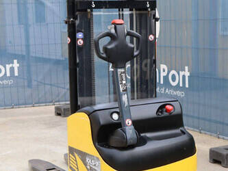 2009-hyundai-10-ls-7-44172985