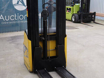 2009-hyundai-10-ls-7-44172988