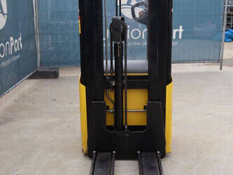 2009-hyundai-10-ls-7-44172989