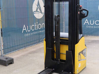 2009-hyundai-10-ls-7-44172990