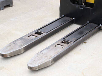 2009-hyundai-10-ls-7-44172991