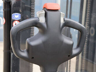 2009-hyundai-10-ls-7-44172994