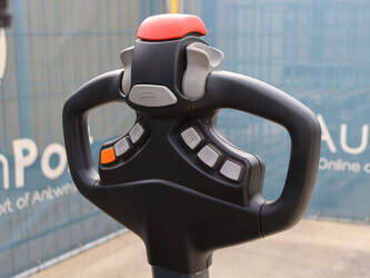 2009-hyundai-10-ls-7-44172995