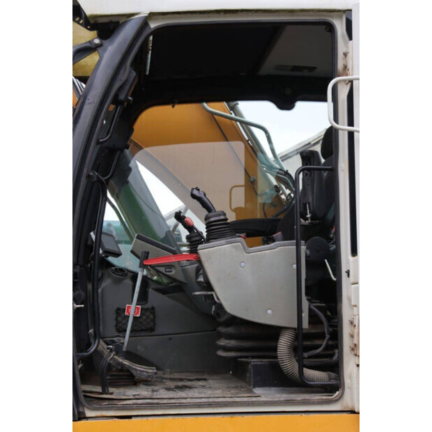 2018 ليبهير R926-44173100